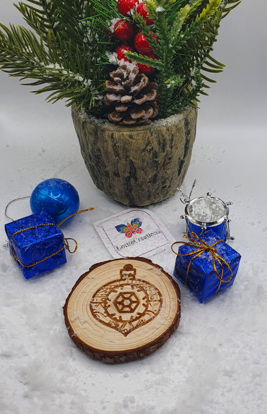Bauble decoration